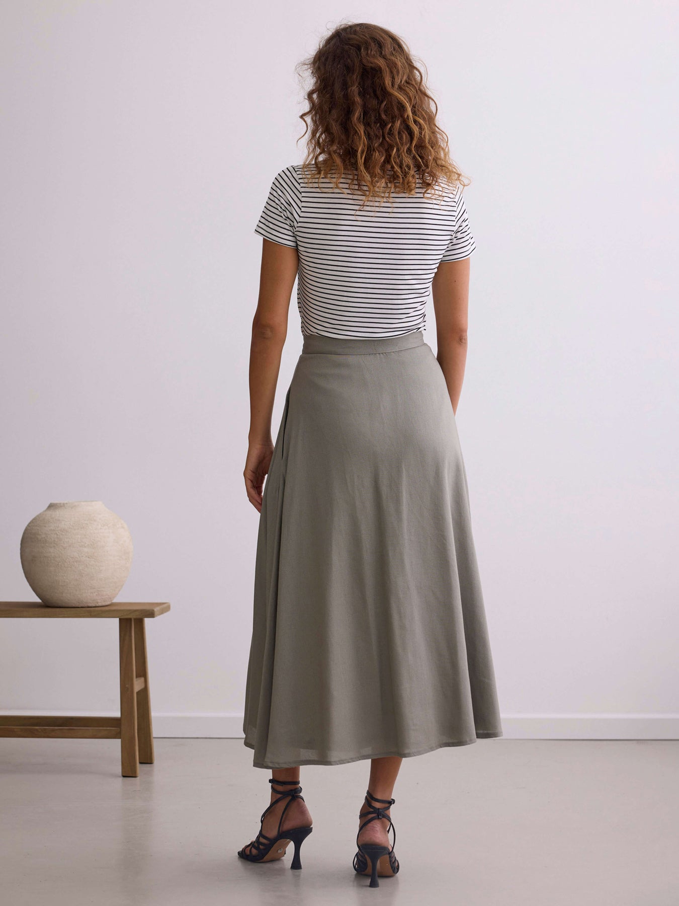 חצאית פשתן ארוכה מרווה